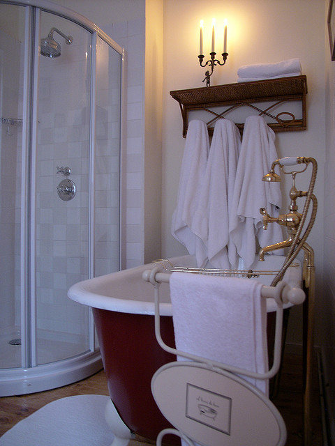 Chambre Espelette, salle de bains. L